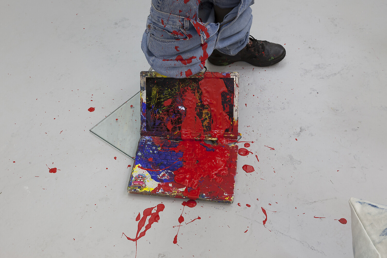 *2557 (Painting with history in a room filled with men with funny names 2)*, 2014, Installation view