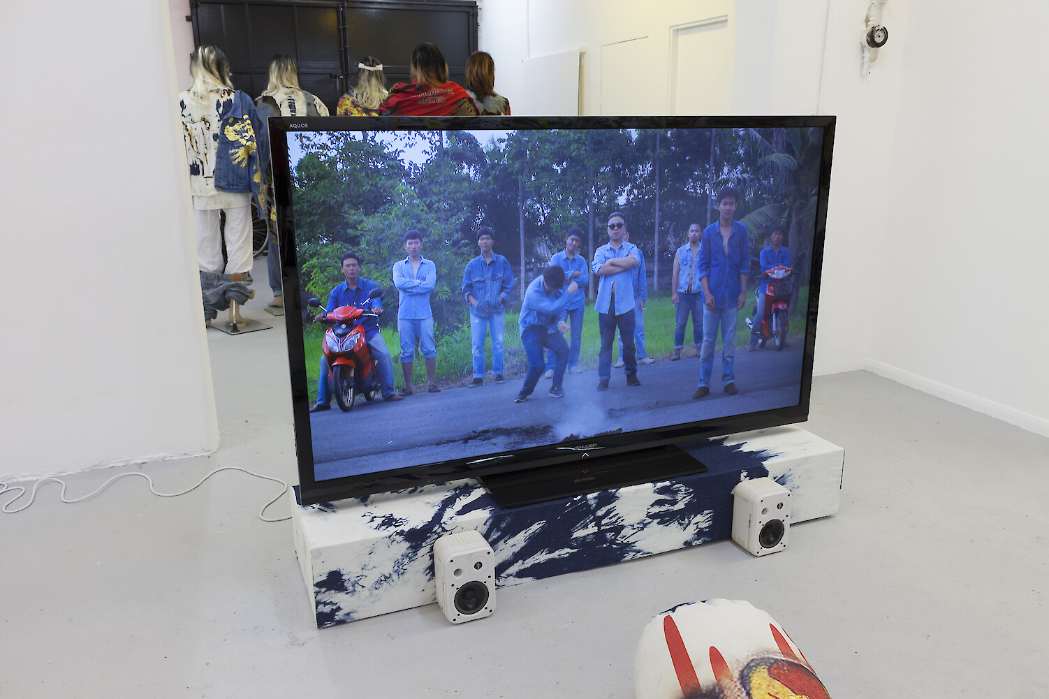 *2557 (Painting with history in a room filled with men with funny names 2)*, 2014, Installation view