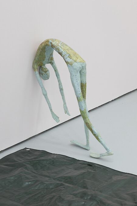 Jana Euler, *Human Small World*, 2011, Papier-mâché, 60 x 20 x 20 cm