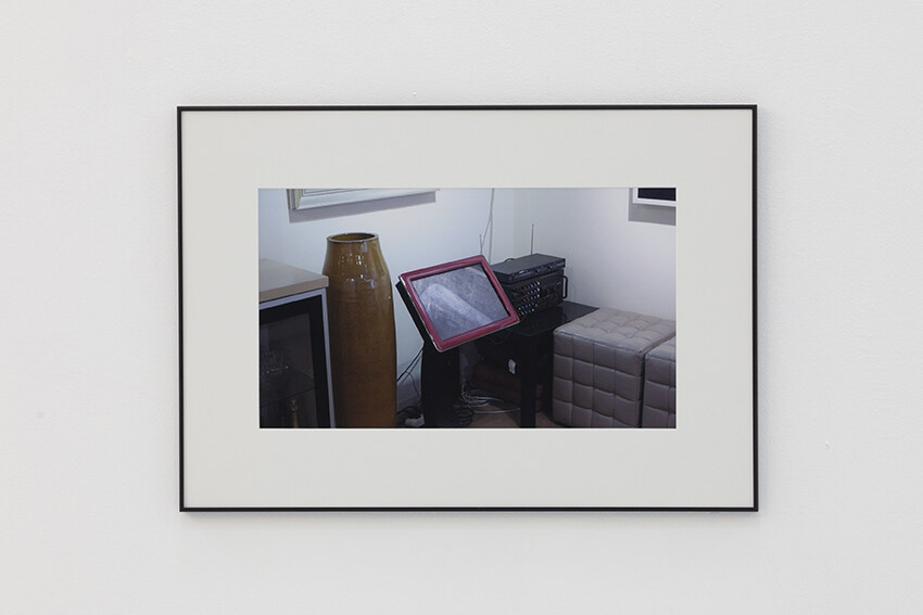*TLYA 24_Monitor*, 2014, C-print, 49 x 73 cm